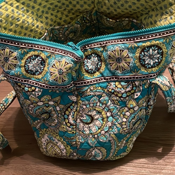 Vera Bradley retired Peacock print Bag- EUC - Picture 9 of 13
